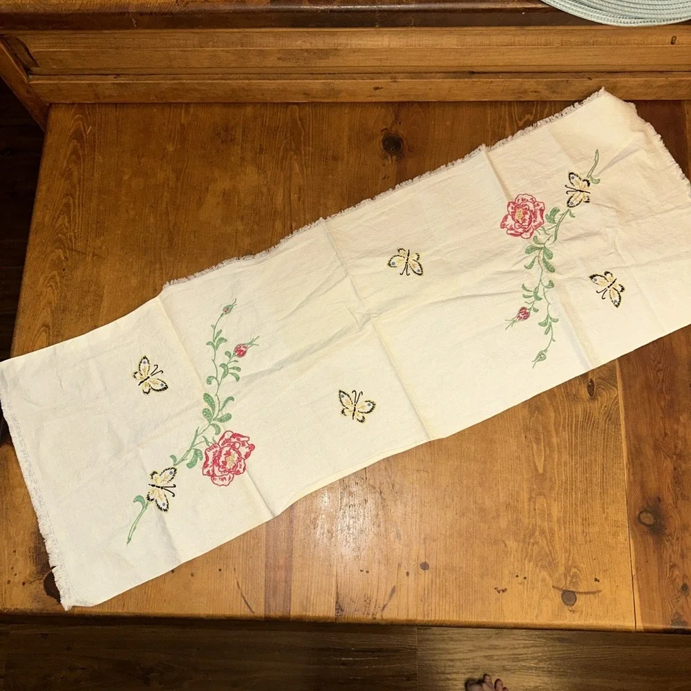 Vintage Dresser Scarf Embroidered Table Runner 12x38